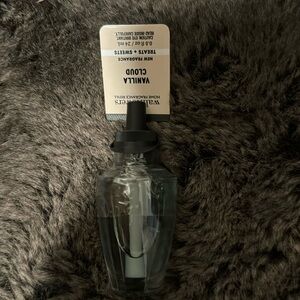 Bath and Body Works Vanilla Cloud Wallflower